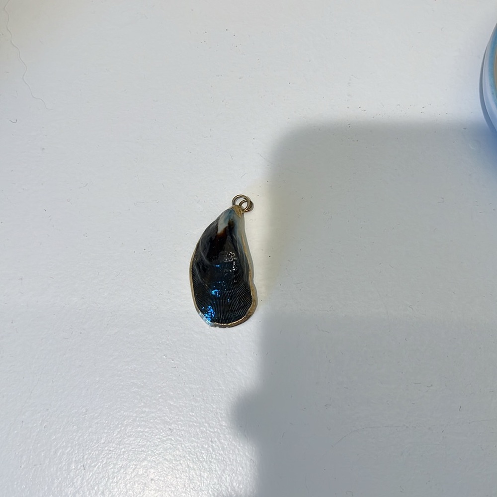 Shell pendant - Picture 2 of 2